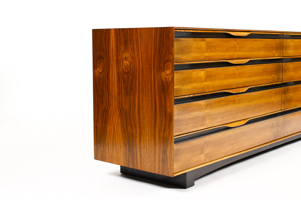 #2074 — Mid Century Vintage Large Walnut Dresser — John Kapel for Glenn of California — 8 Drawers