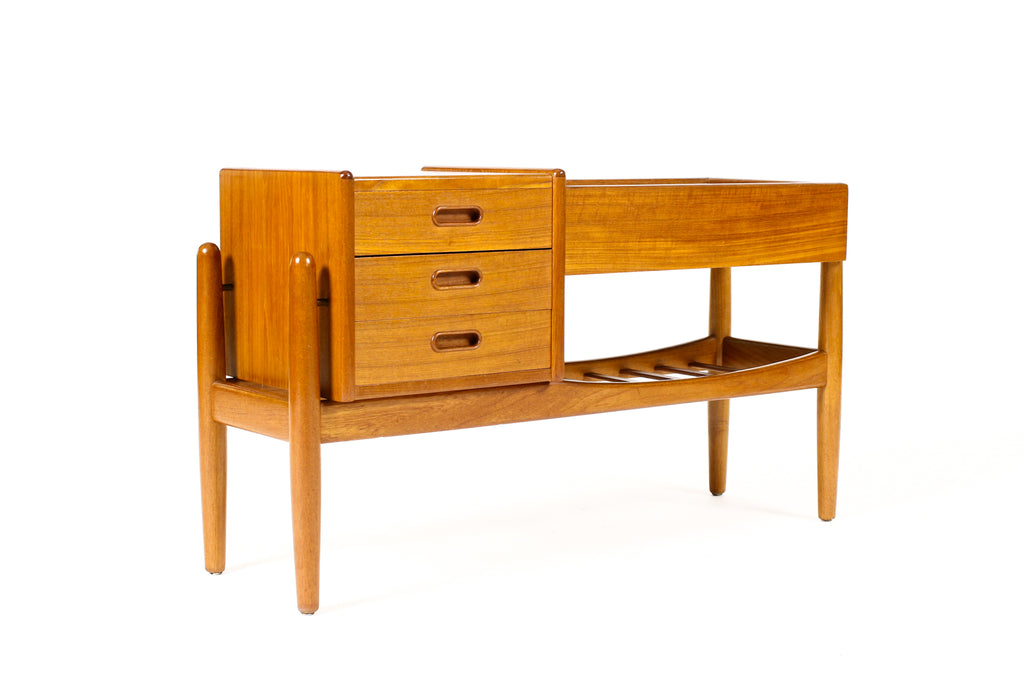 #2237 — Danish Modern / Mid Century Teak Chest / Planter — Arne Wahl Iversen for Vinde Møbelfabrik