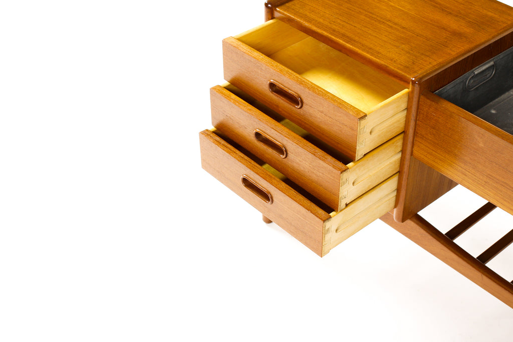 #2237 — Danish Modern / Mid Century Teak Chest / Planter — Arne Wahl Iversen for Vinde Møbelfabrik