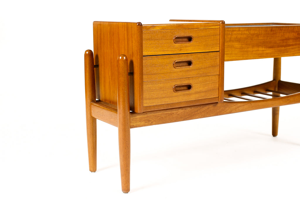 #2237 — Danish Modern / Mid Century Teak Chest / Planter — Arne Wahl Iversen for Vinde Møbelfabrik