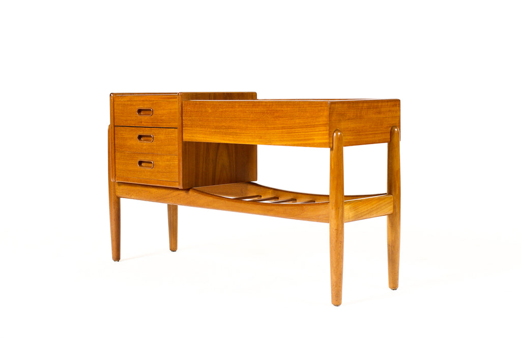 #2237 — Danish Modern / Mid Century Teak Chest / Planter — Arne Wahl Iversen for Vinde Møbelfabrik