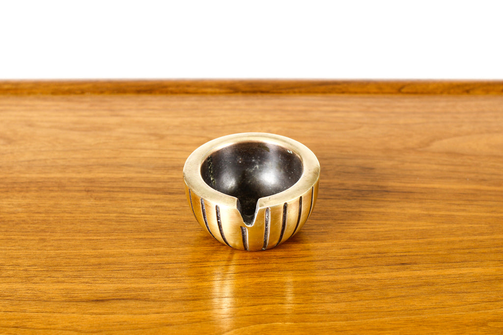 #2211 — Vintage Mid Century Brass Round Ashtray — Ben Seibel for Jenfred Ware