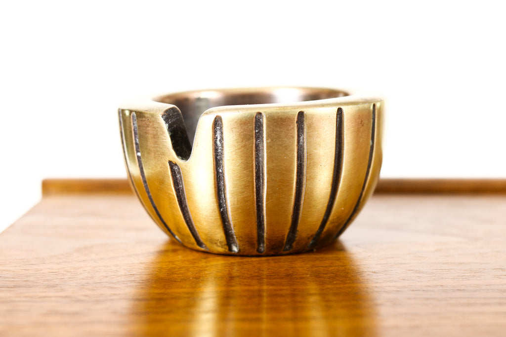 #2211 — Vintage Mid Century Brass Round Ashtray — Ben Seibel for Jenfred Ware