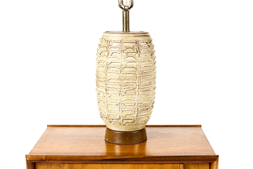 #2224 — Mid Century Vintage Table Lamp — Bob Kinzie for Affiliated Craftsmen — Textured Surface — Light Gray Glaze