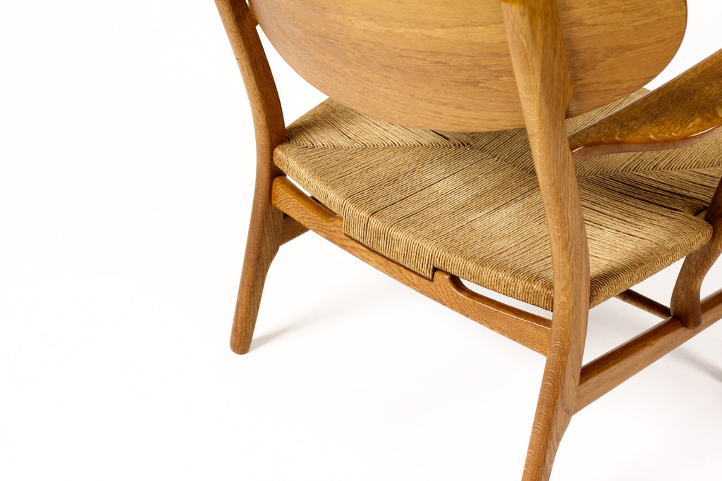 #1829 – Danish Modern / Mid Century Oak Lounge / Armchair – Hans Wegner for Carl Hansen — Model CH22 — A