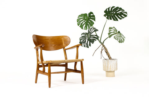 #1829 – Danish Modern / Mid Century Oak Lounge / Armchair – Hans Wegner for Carl Hansen — Model CH22 — A