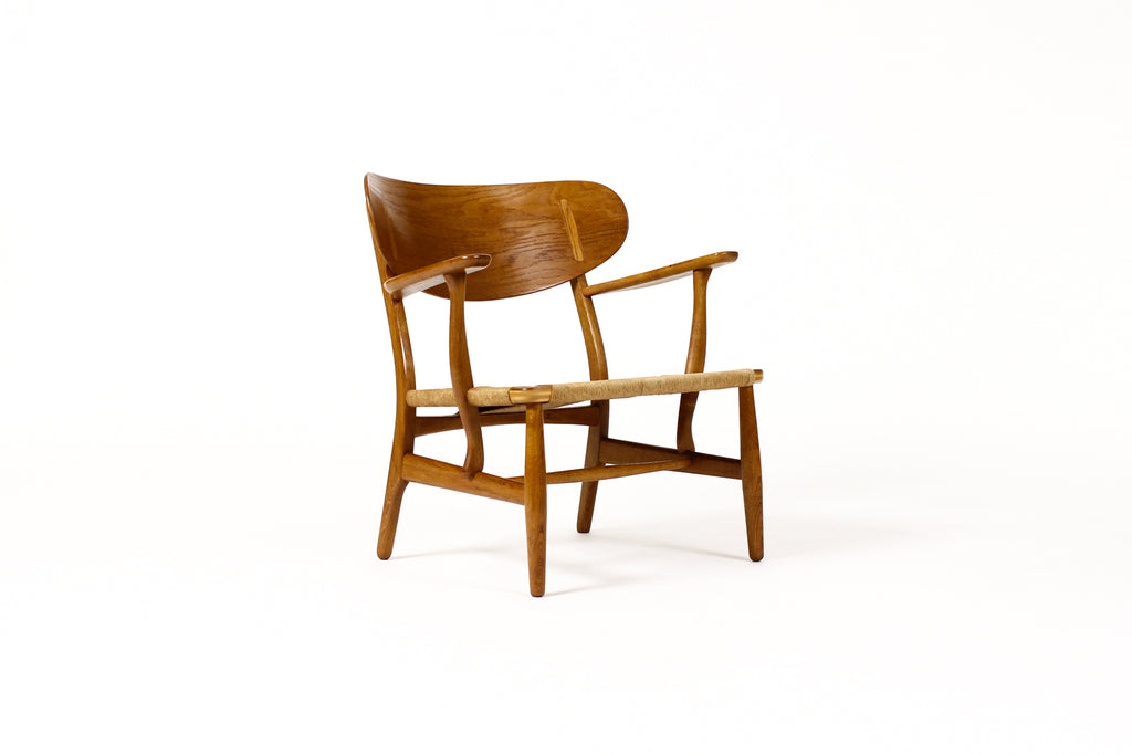 #1829 – Danish Modern / Mid Century Oak Lounge / Armchair – Hans Wegner for Carl Hansen — Model CH22 — A
