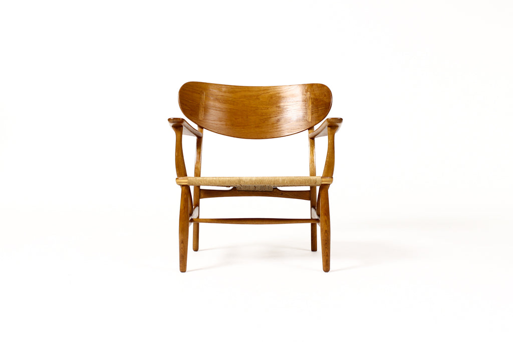 #1829 – Danish Modern / Mid Century Oak Lounge / Armchair – Hans Wegner for Carl Hansen — Model CH22 — A