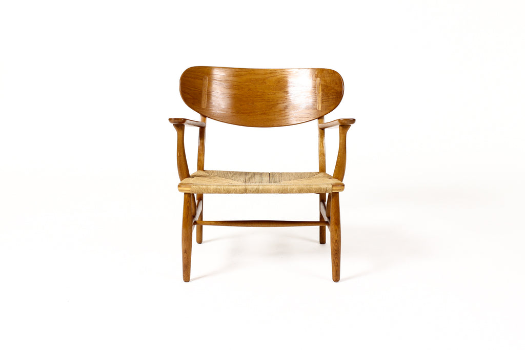 #1829 – Danish Modern / Mid Century Oak Lounge / Armchair – Hans Wegner for Carl Hansen — Model CH22 — A