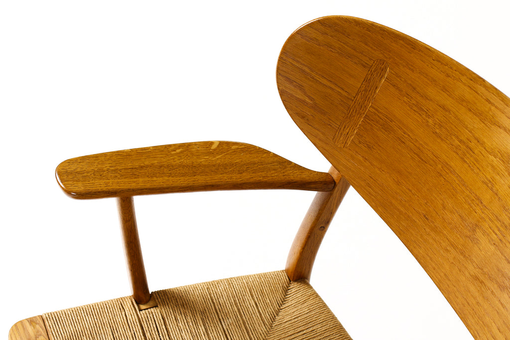#1829 – Danish Modern / Mid Century Oak Lounge / Armchair – Hans Wegner for Carl Hansen — Model CH22 — A