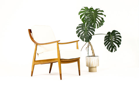 #2002 — Danish Modern / Mid Century Oak FD-146 Easy Chair — Peter Hvidt + Orla Mølgaard-Nielsen