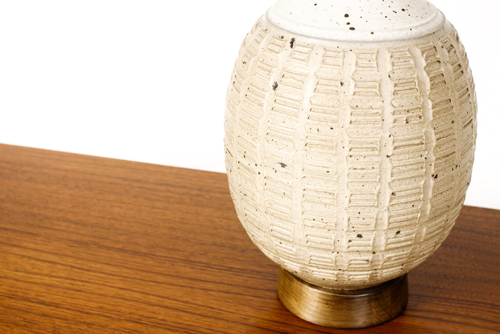 #1792 — Mid Century Vintage Table Lamp — Textured facade — Bob Kinzie for Affiliated Craftsmen — Light Gray Glaze