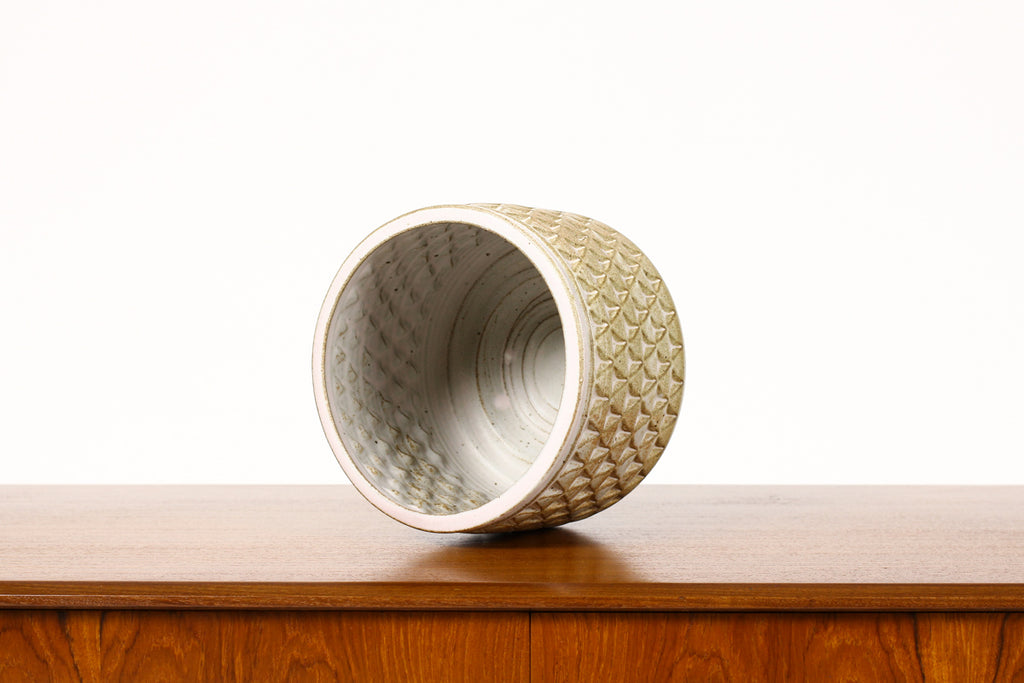 #1340 - Ceramic Stoneware Planter — Large Delta pattern —White Glaze — P45