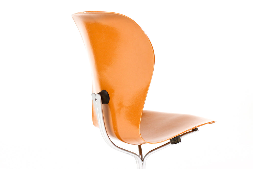 #2086 — Mid Century Vintage Space Age Ion Chair — Gideon Kramer — Orange Fiberglass