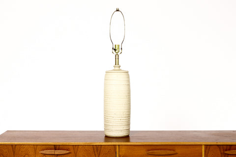 #1870 — Mid Century Vintage Table Lamp — Bob Kinzie for Affiliated Craftsmen — Tan Speckled Glaze