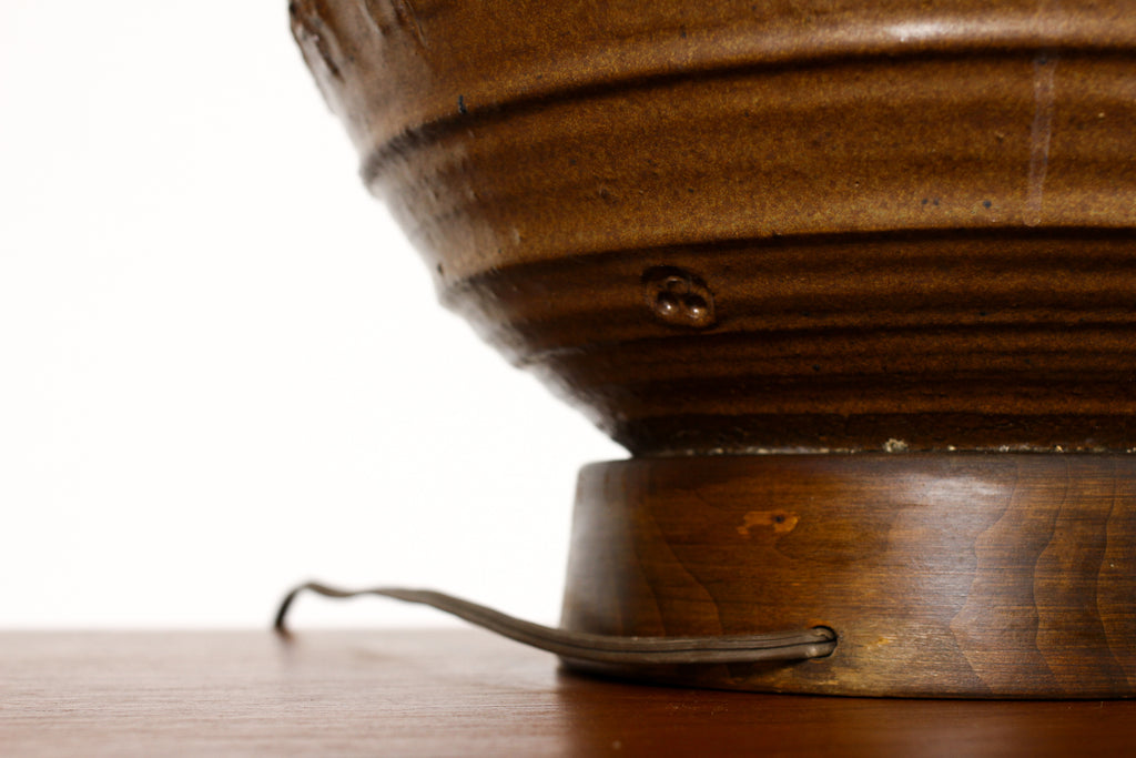 #1871 — Mid Century Vintage Table Lamp — Bob Kinzie for Affiliated Craftsmen — Textured facade —Brown + Beige Glaze